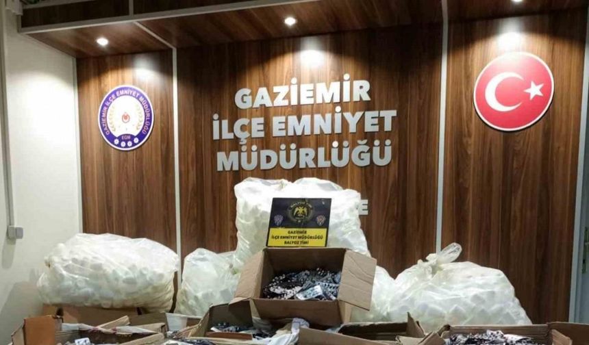 İzmir’de çuvallar dolusu uyuşturucu nitelikli hap ele geçirildi