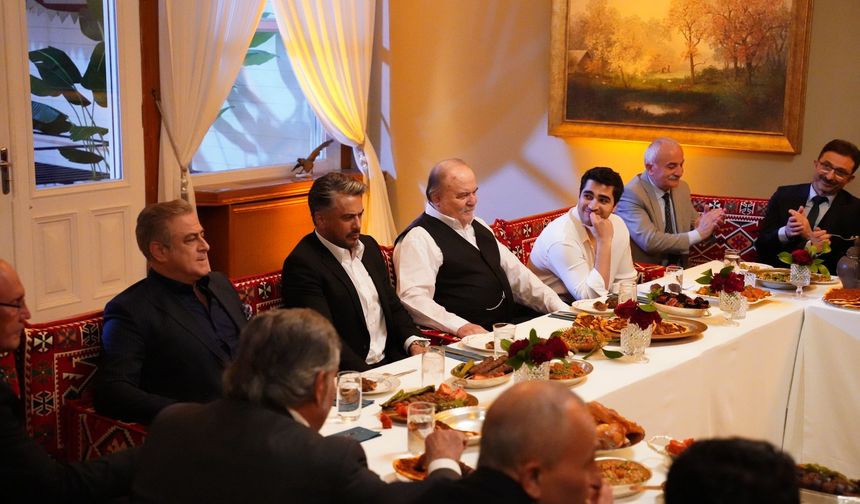 Halis Ağa'nın sonsuz desteğini arkasına alan Hattuç, otoritesini hissettirmeye başlarken, evdeki herkes diken üstündedir. 