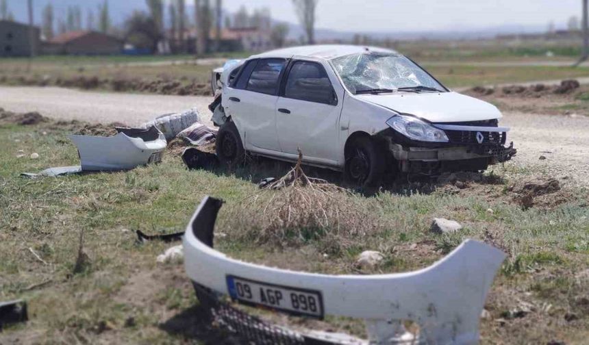 Afyonkarahisar’da takla atan otomobilin sürücüsü kazayı şans eseri hafif yaralı atlattı
