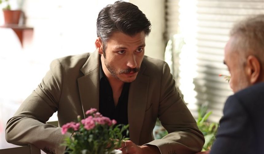 Cihan, babası ile ablasının tam ortasında, hangi tarafı seçeceğini bilemez haldedir. 