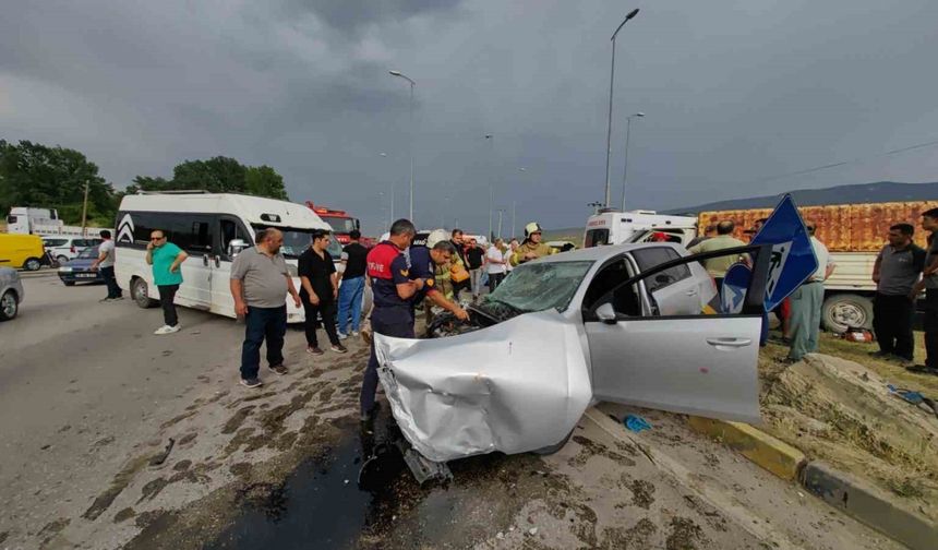 Karabük’te zincirleme kaza: 2’si ağır 4 yaralı