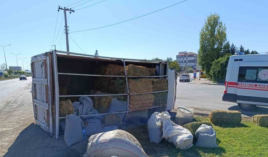 Konya’da kamyonet ile kamyon çarpıştı: 3 yaralı