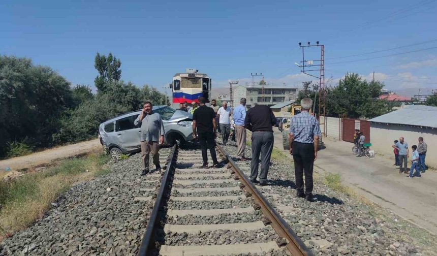 Van’da hemzemin geçitte kaza: 1 yaralı