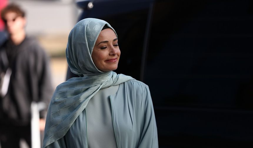 Levent, Mira’yı Naim’den korumak için yurtdışı fikrini ortaya atar. Mira gönülsüz de olsa kabul eder. Mira’yla arasındaki buzları eriten ve ondan ilk defa “Anne” kelimesini duyan Meryem de vedalaşma hazırlıkları yapar.