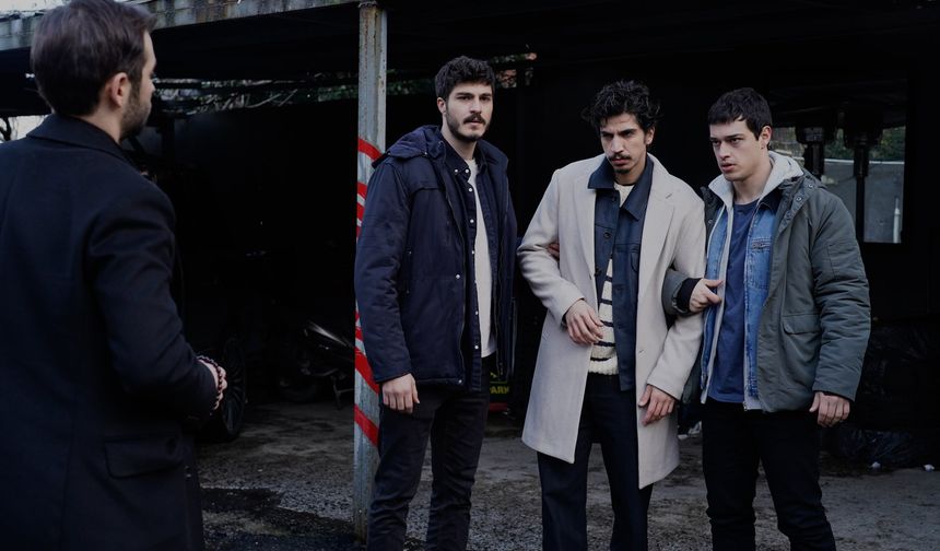 Cemo, Yusuf’un Zeliha ile olan ilişkisine çok öfkelenir ve aralarında büyük bir kavga çıkar. İkili arasındaki gerilim sürerken, para kazanmak için girdikleri iş başlarını büyük bir belaya sokar.