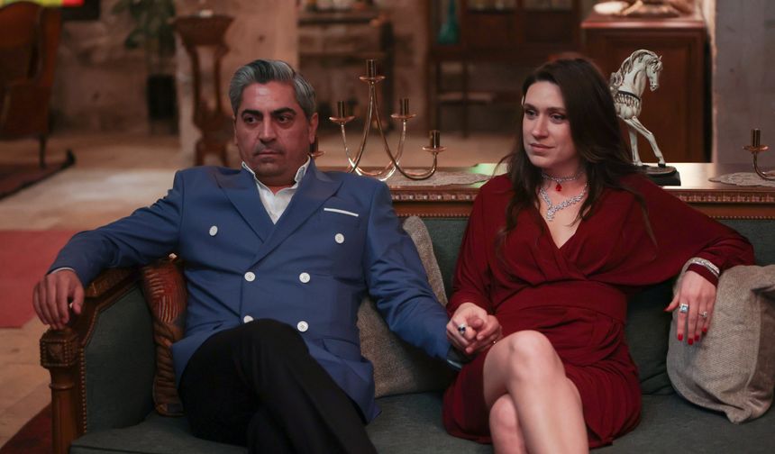 Show TV’nin, Tims&B Productions imzalı, yapımcılığını Timur Savcı ve Burak Sağyaşar’ın üstlendiği dizisi ‘Siyah Kalp’ perşembe akşamı yirmi ikinci bölümüyle ekrana geliyor.