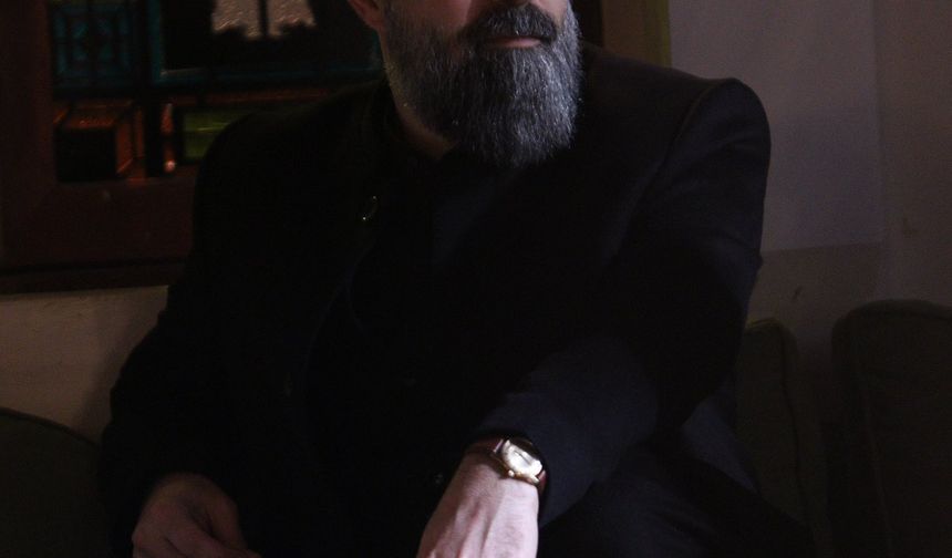 Ancak zamanla yarışırlarken Rıza'nın Cüneyd'den istedikleri tüm dengeleri değiştirir. Oysa Aziz'in planı son aşamasına gelmiştir. Cüneyd'in çıkışı yaklaştıkça Aziz'in saati, büyük yıkımın vaktini vurmaktadır. Meryem kadınlar üzerindeki baskıyı azaltmayı başarmışken Cüneyd, onlarca masumun katili olmamak için Zeynep’in yardımına ulaşmak ve Şirin'in ile Selim'in babası Rıza'yı ikna etmenin bir yolunu bulmak zorundadır.