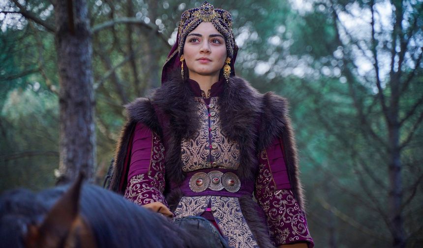 Obasına kavuşan Bala Hatun'un şimdi yalnız bir amacı vardır; Sofia! Onu bulup hesap sormak için elinden geleni yapacaktır.