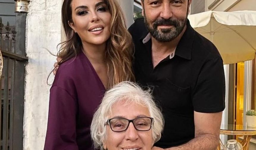 Şarkıcı Aslı Hünel Annesinin Vefatını Sosyal Medyadan duyurdu
