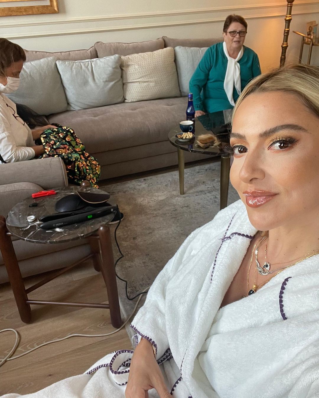 Hadise annesinin doğum gününü kutladı