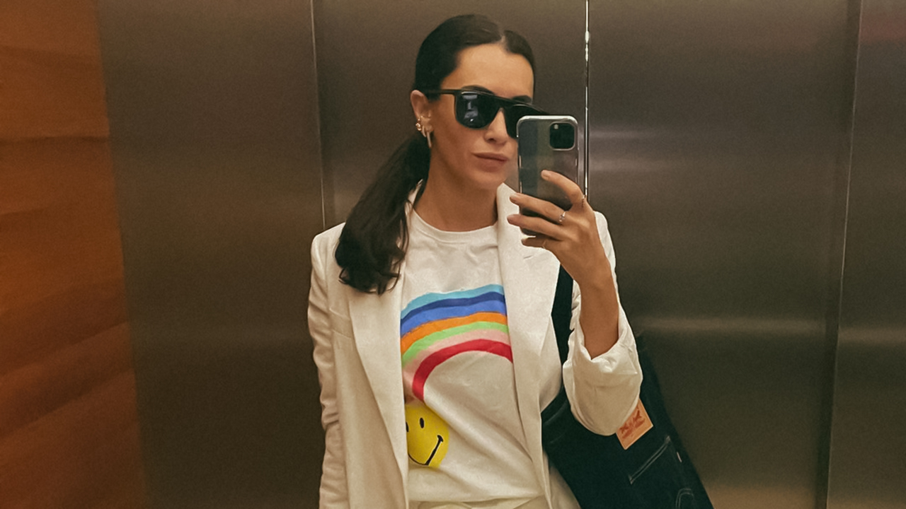 Hande Doğandemir'in ayna pozları instagramı salladı! "Ortalık Alev Aldı"