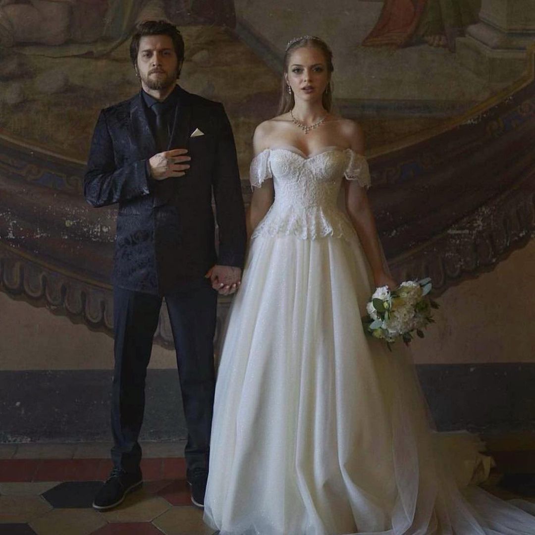 Oyuncu İpek Filiz Yazıcı ve müzisyen Ufuk Beydemir çifti Roma ‘da evlendi!
