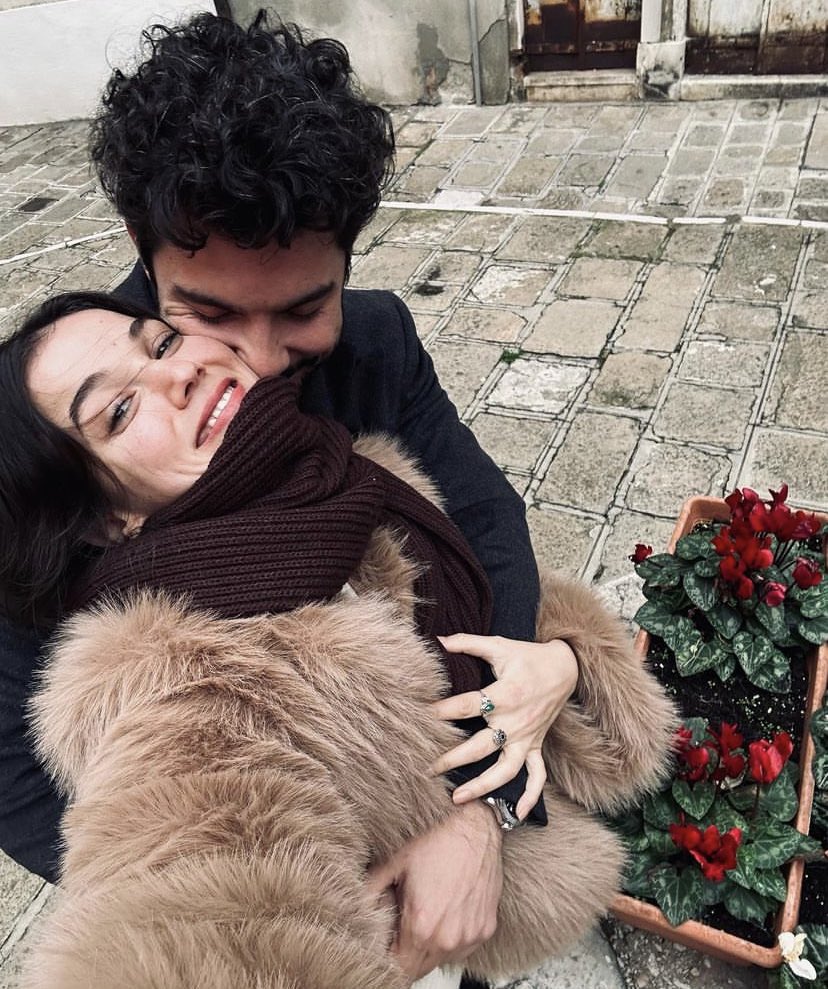 Yüzükler takıldı Pınar Deniz ile Kaan Yıldırım evleniyor