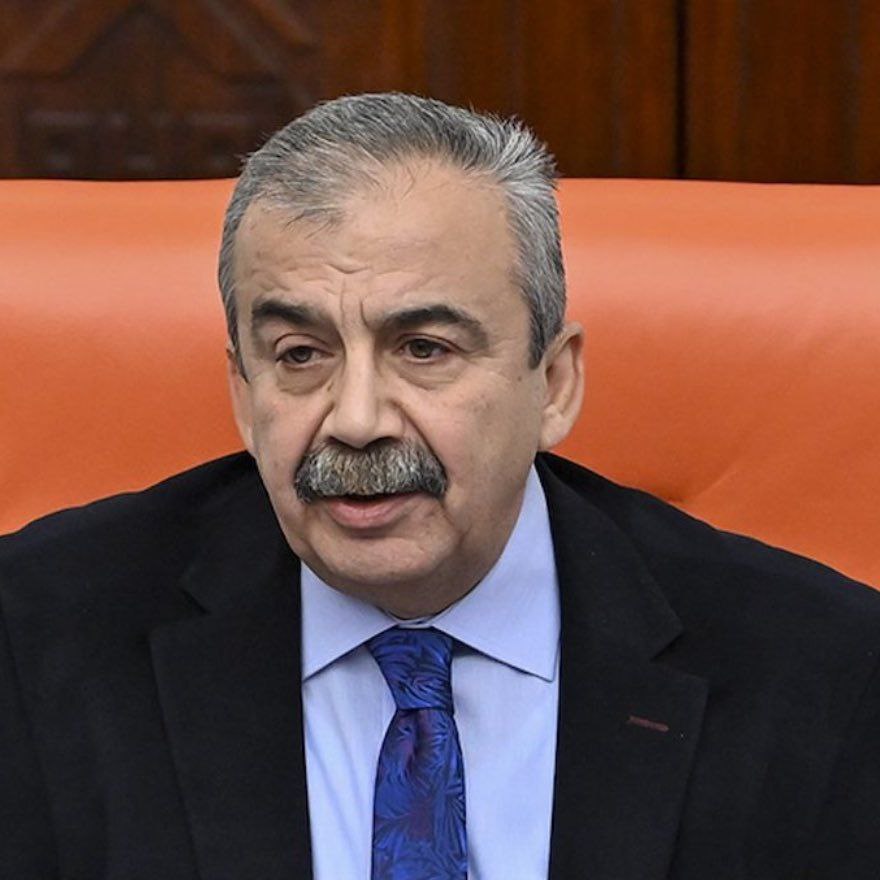 Sırrı Süreyya Önder-1